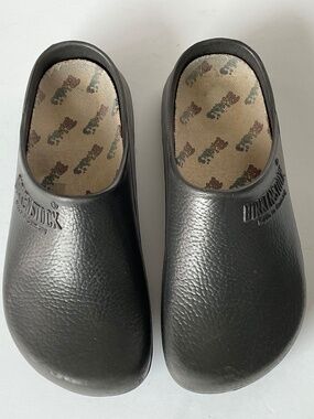 BIRKENSTOCK  Black Clog PU Size 8